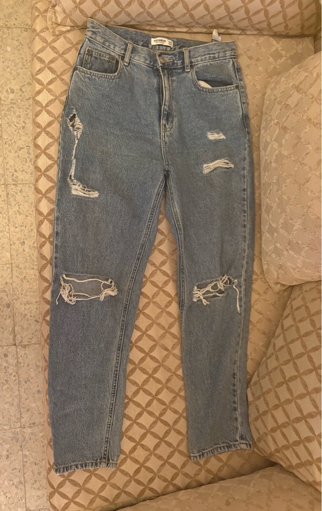 Jean pull and bear mom fit