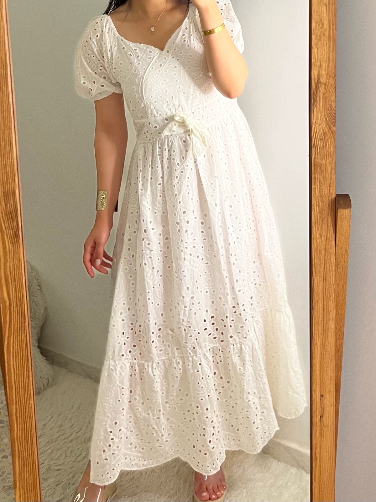 Robe blanche en broderie anglaise 
