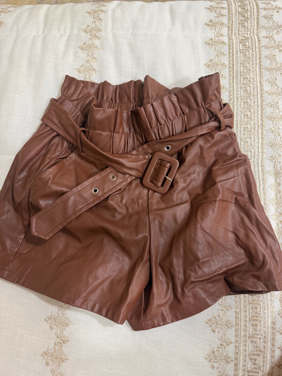 Short Daphnea paris avec ceinture 