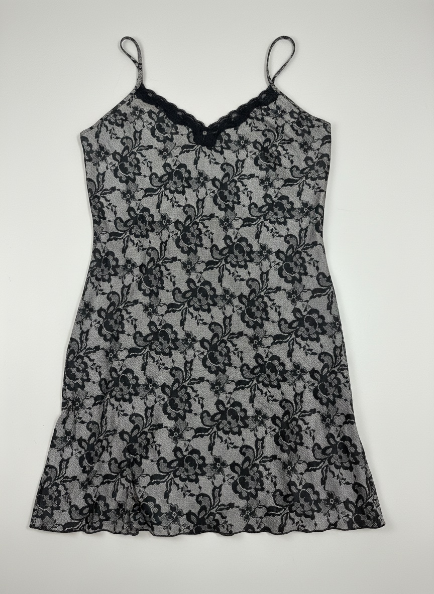 Robe noir fleurie