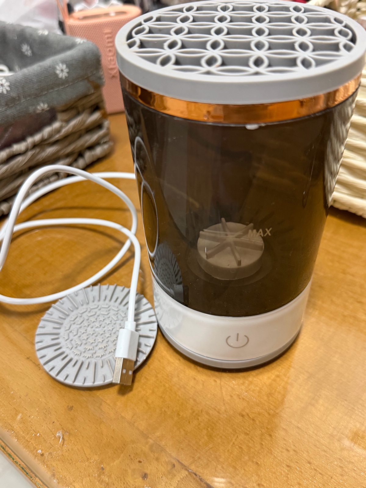 Machine pour nettoyer des pinceaux