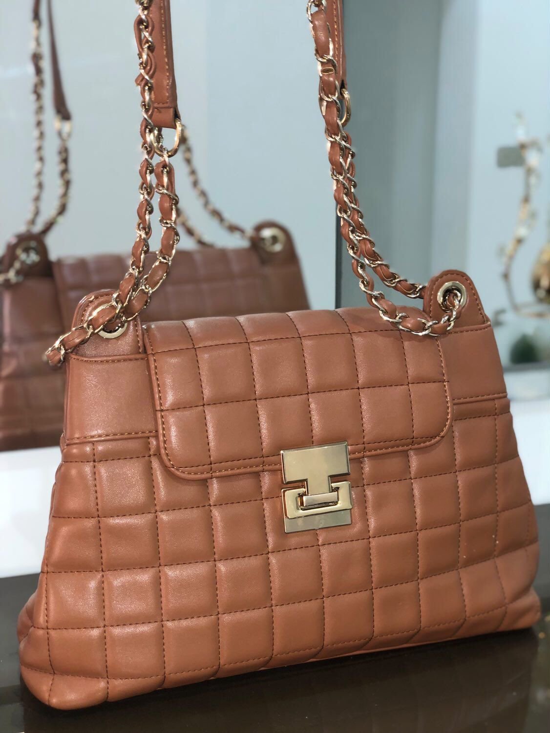 Sac main caramel marque strass tres bon état 
