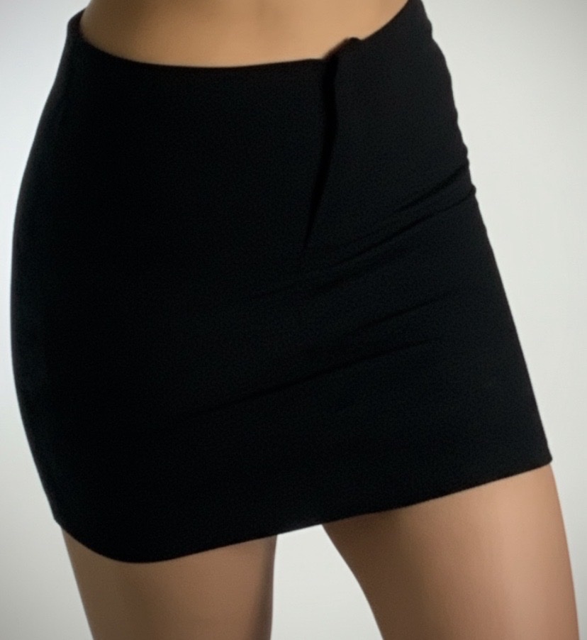 Mini-jupe noire Mango – Coupe ajustée