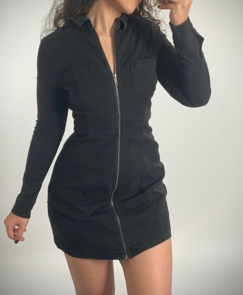 Robe chemise en jean noir ajustée – Style Rock & Chic