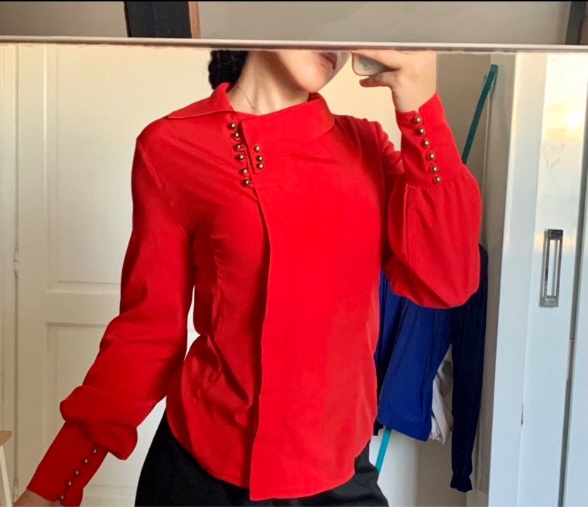 chemise rouge tres elegante