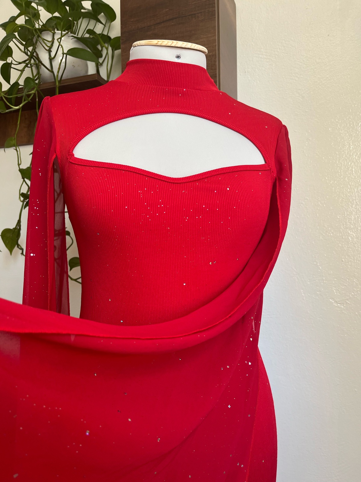 Red sheir dress!❤️