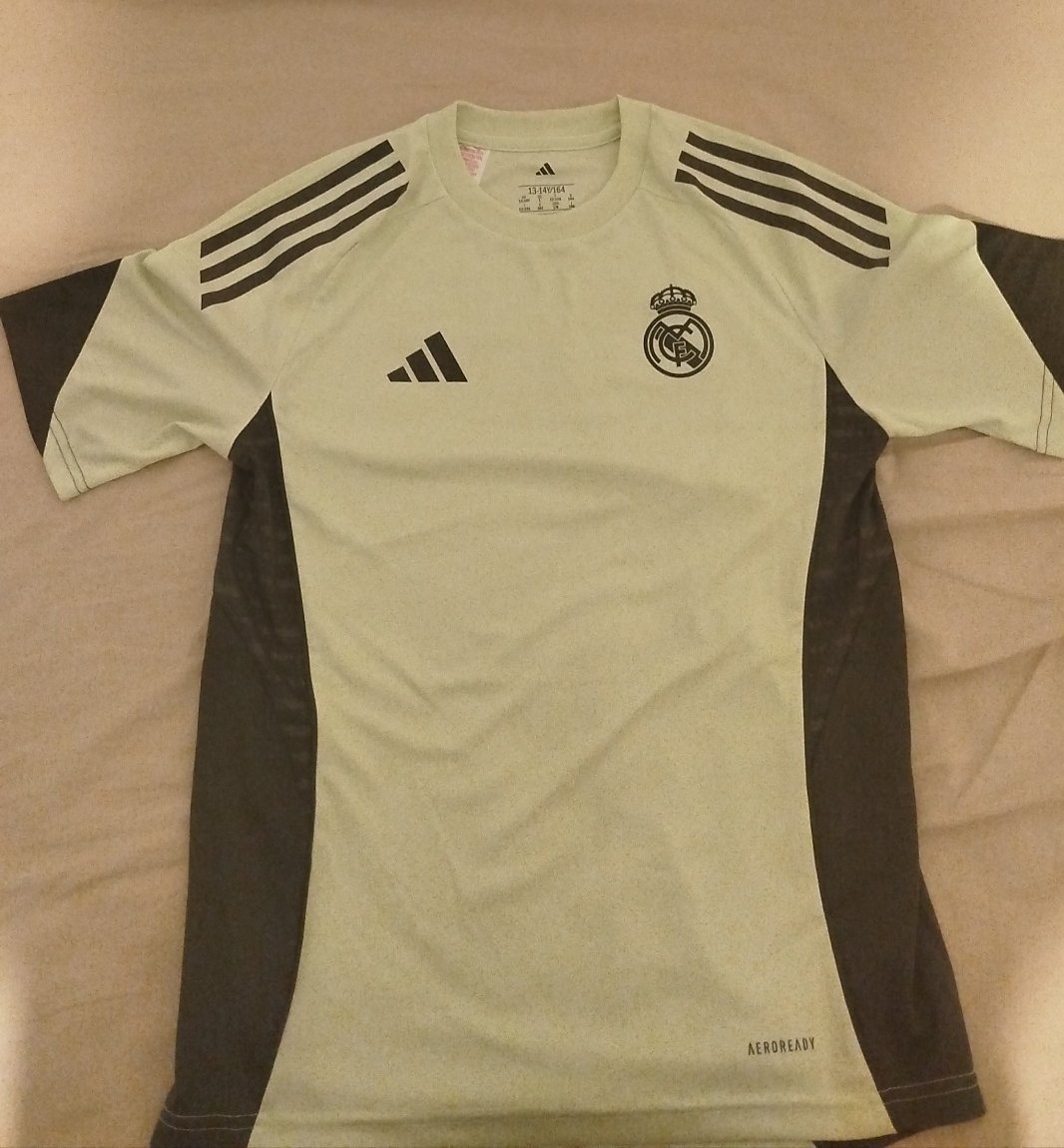 Maillot de foot original real madrid  13-14 ans 