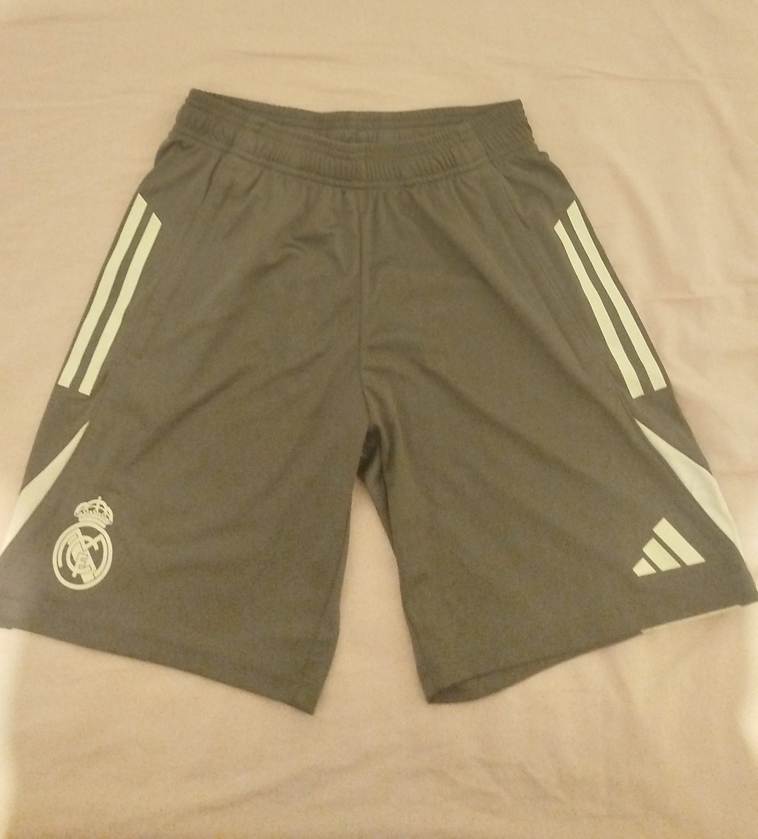 Short de foot real Madrid original 13-14 ans