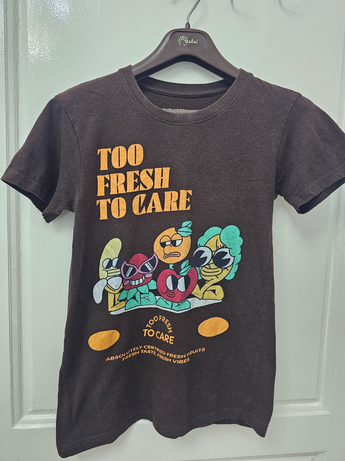 T-shirt marron Chemistry « Too Fresh To Care »