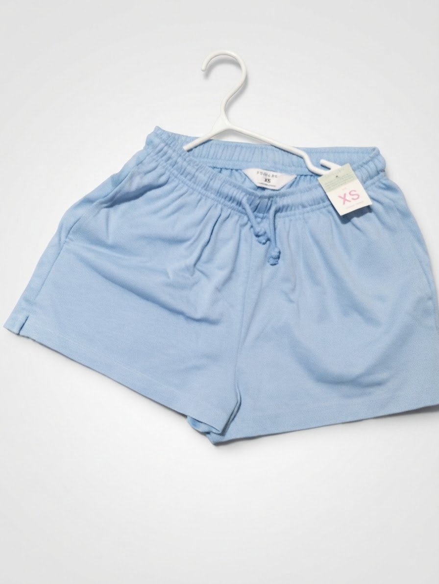 Short fille