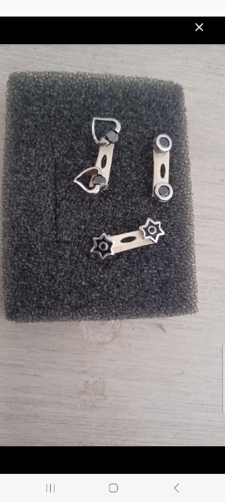 je vends boucles d'oreilles فضة كعبة 25دينار
