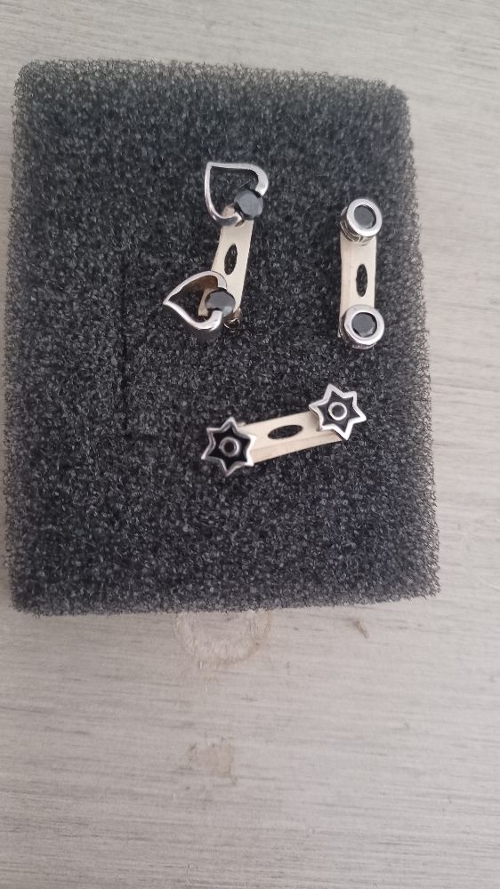  boucles d'oreilles 