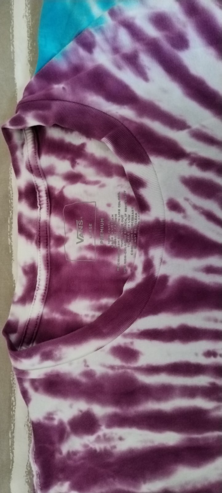 Pulls vans neuf sans étiquette 