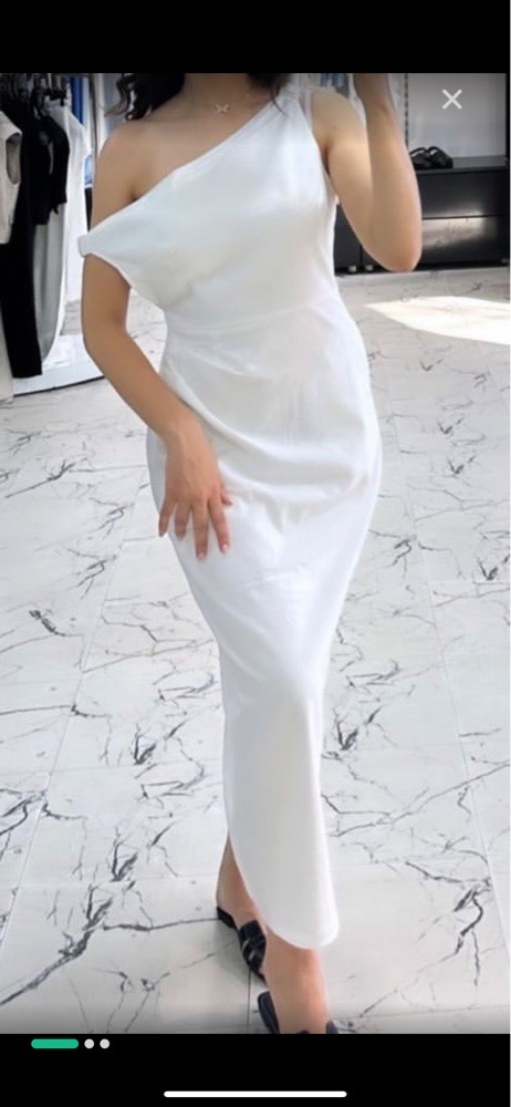 Robe Élégante Asymétrique Blanche 🤍💎
