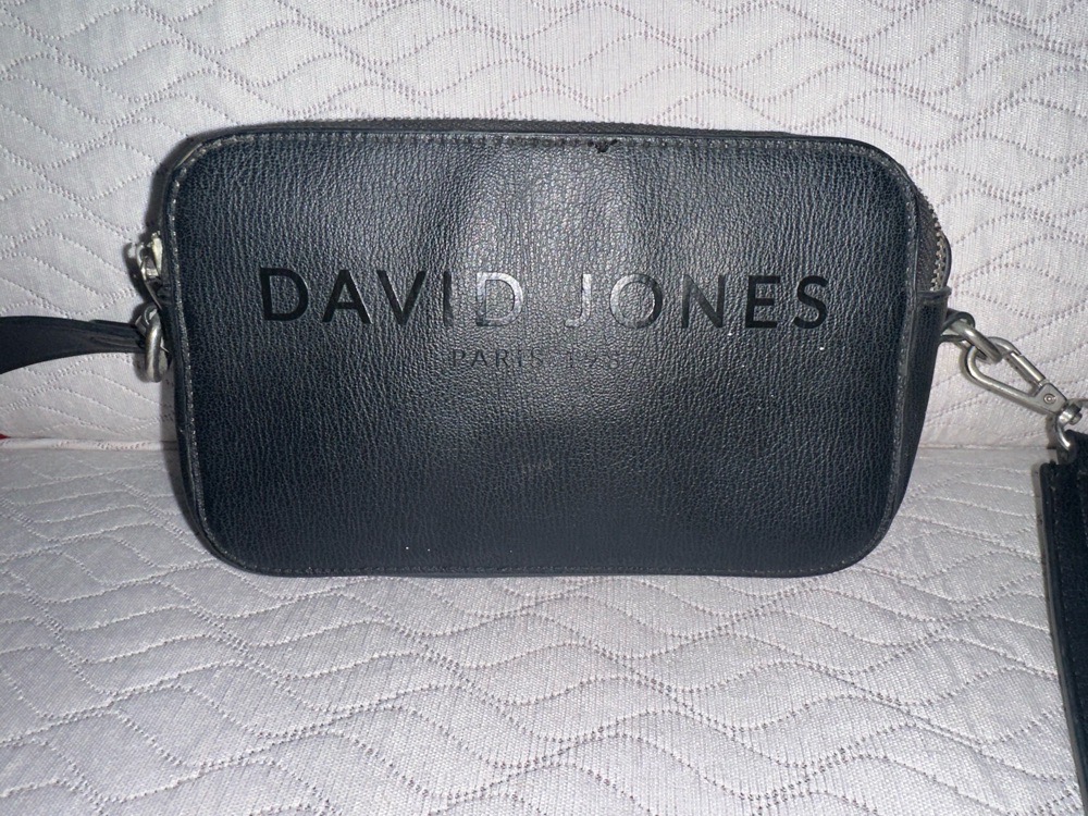 Sac bandouliere David Jones Paris en similicuir Noir