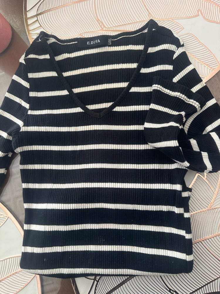 Pull elastiqué court trois quart