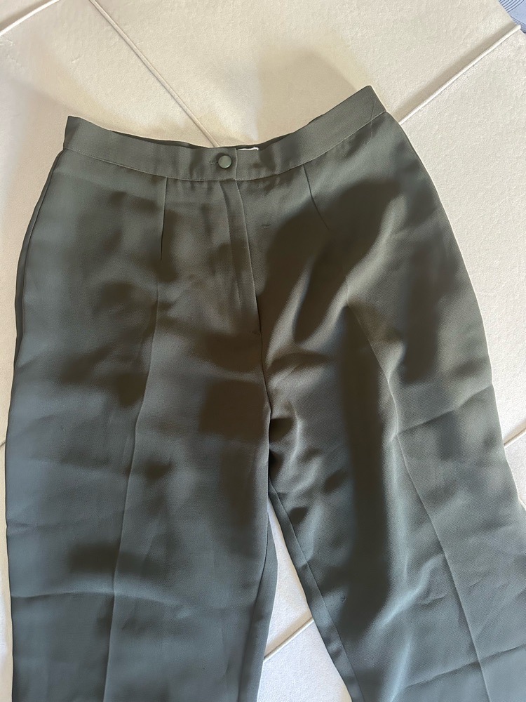Enssemble vert pantalon +veste a bas prix💚💚