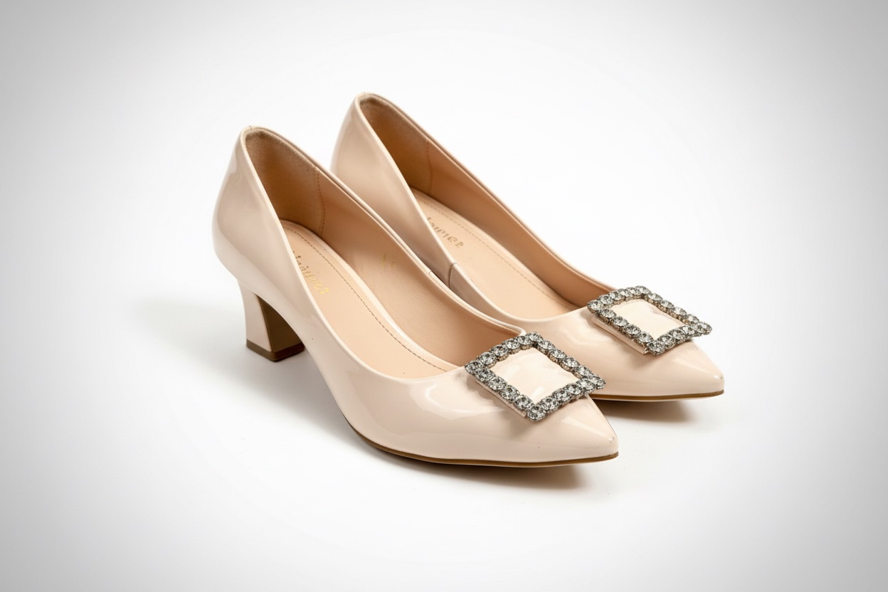 Escarpins Nude à Boucle Bijou – Style Luxe (Portés une seule fois)