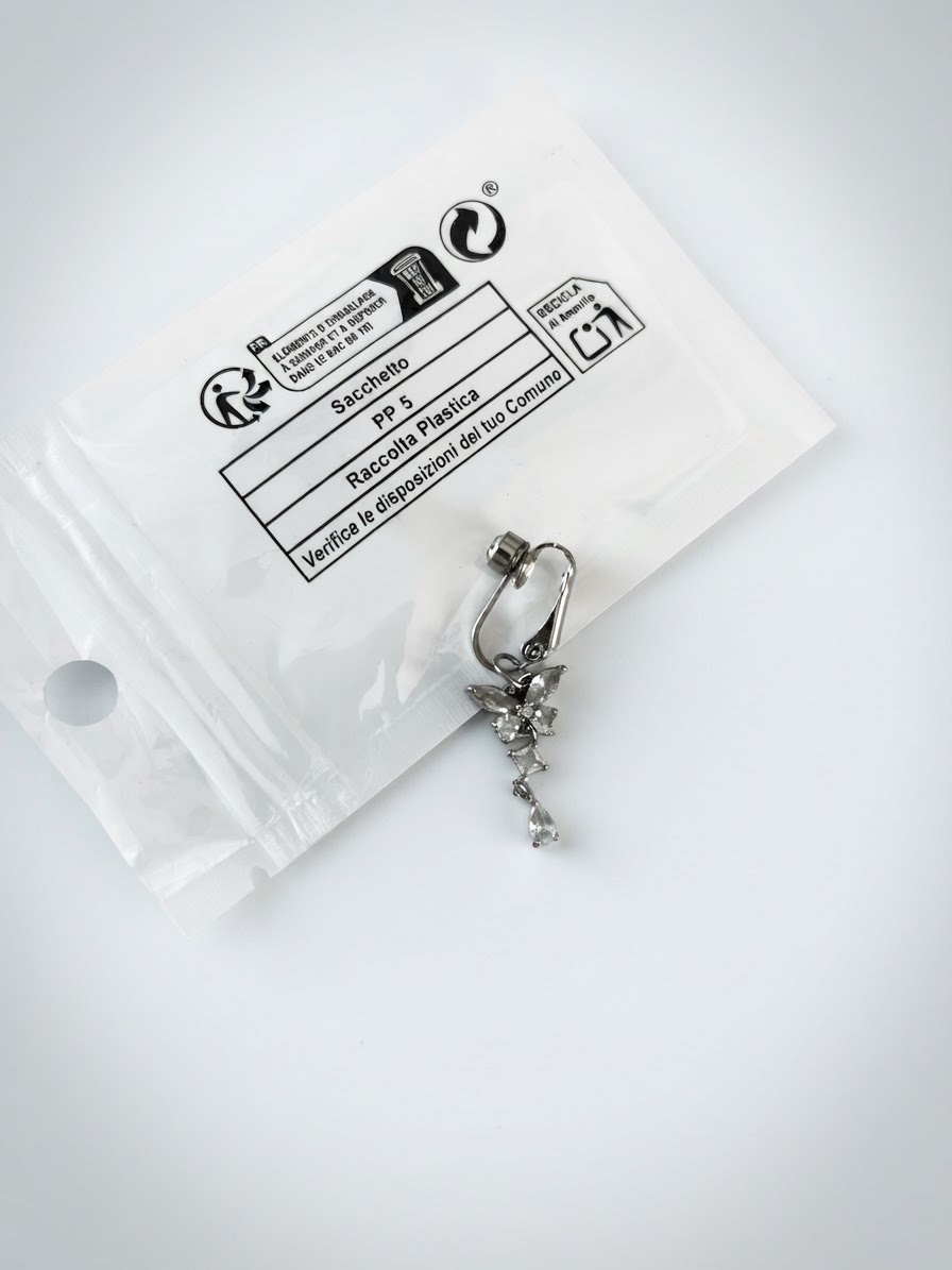 Fake belly piercing 