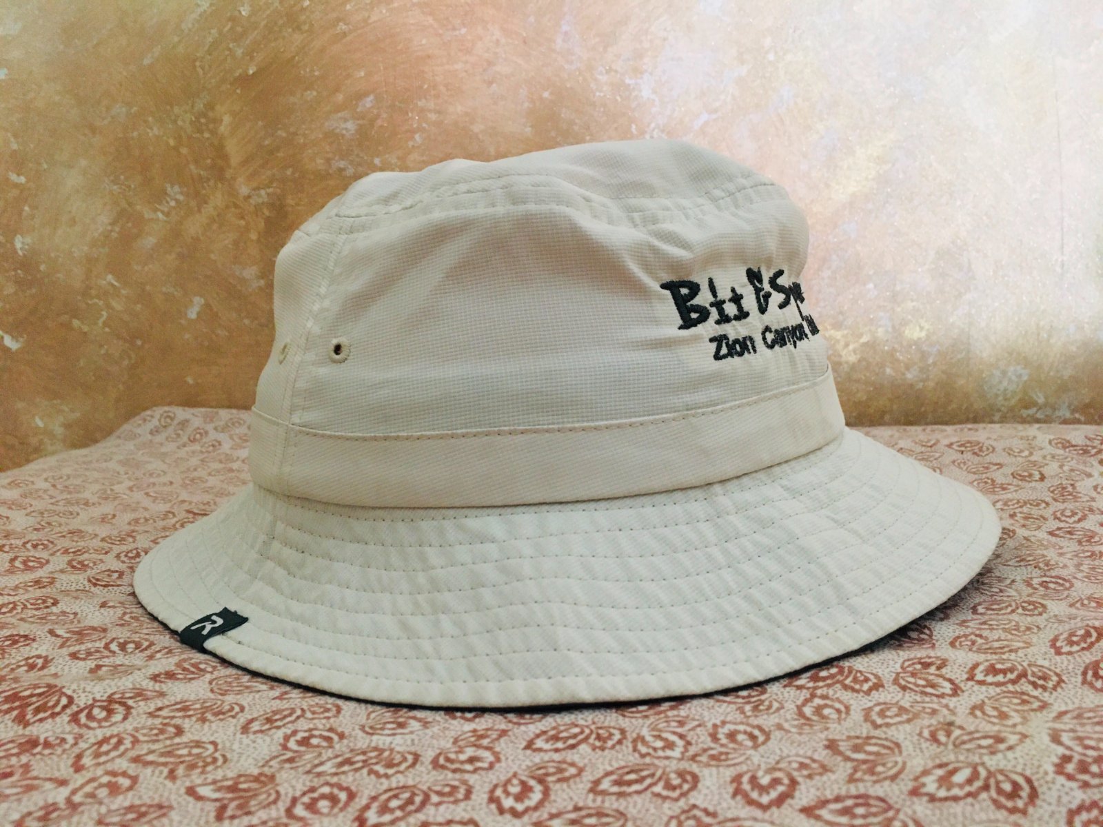 🧢 Bulls Zion Camel Bucket Hat 🦎