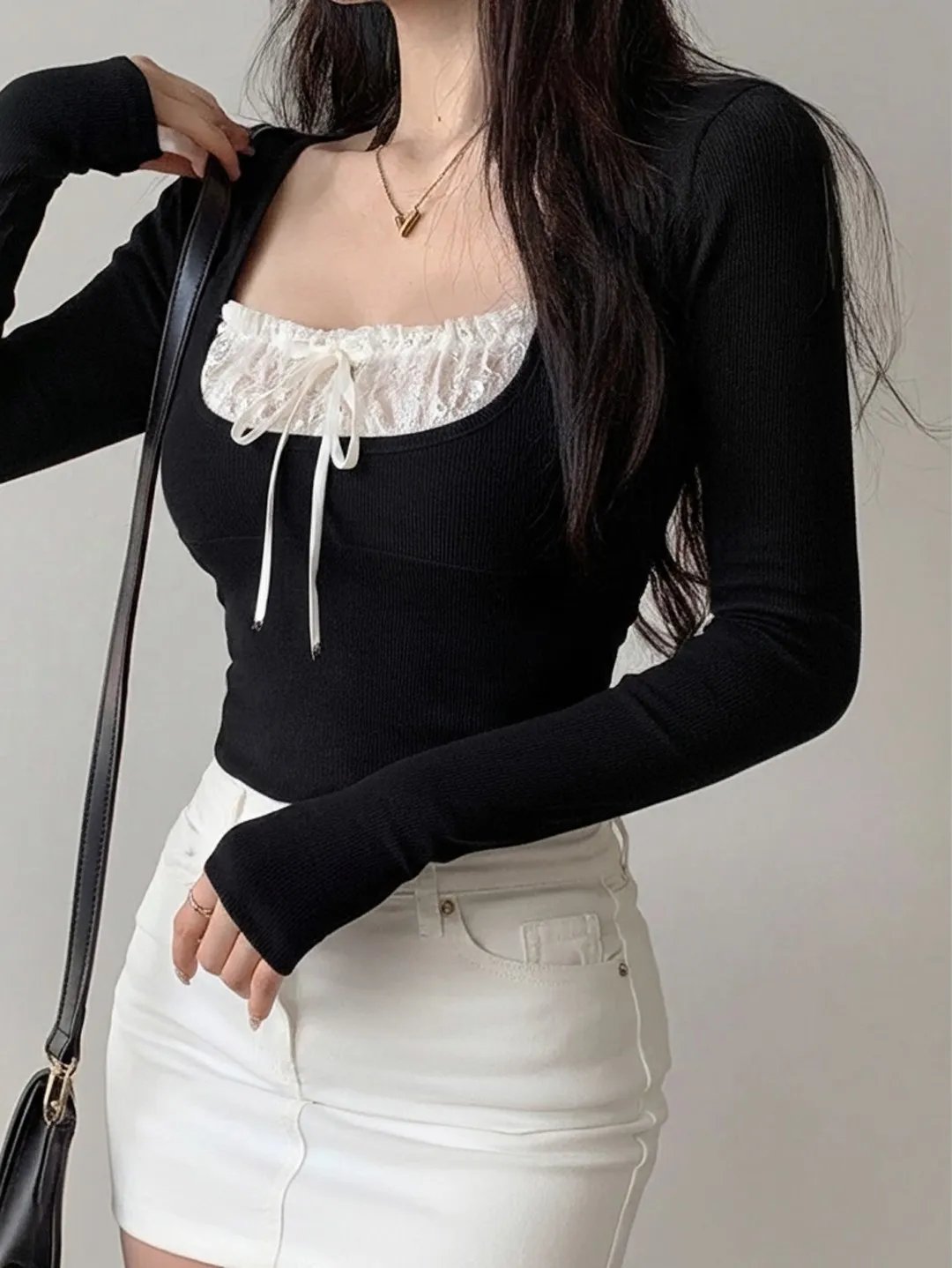 Pull coquette 