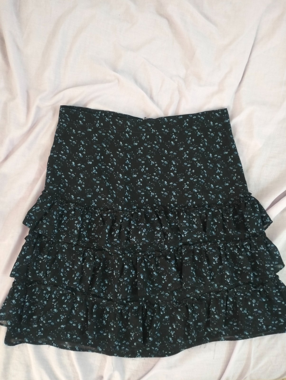 Jupe à volants fleurie noire et bleue 💙