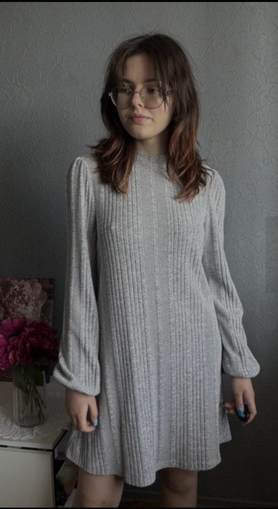 Robe pull en maille côtelée grise
