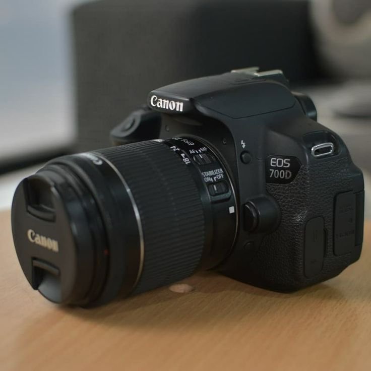 Canon EOS 700D + Objectif 18-55mm