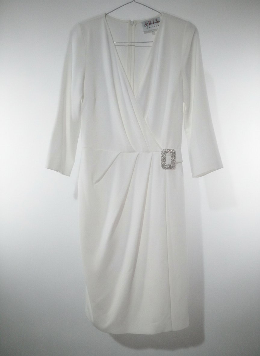 Robe blanc élégante 