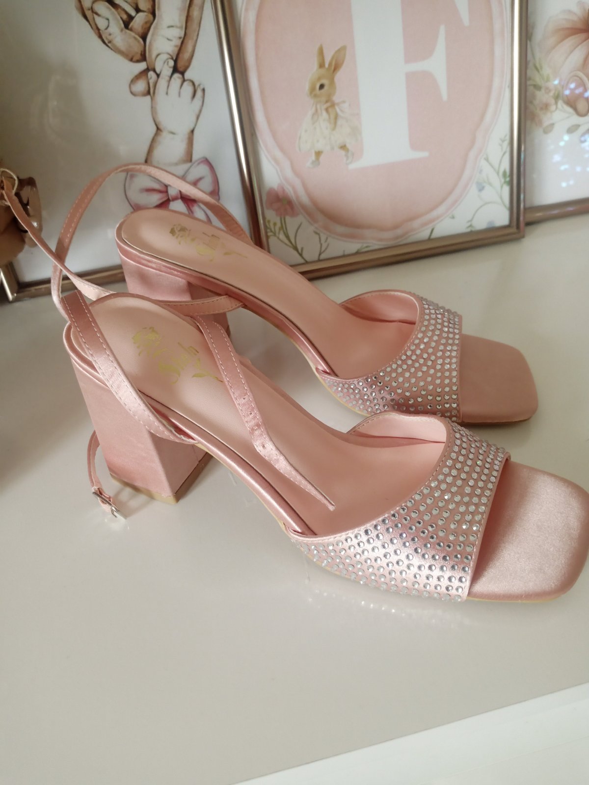 Talons rose jamais porté