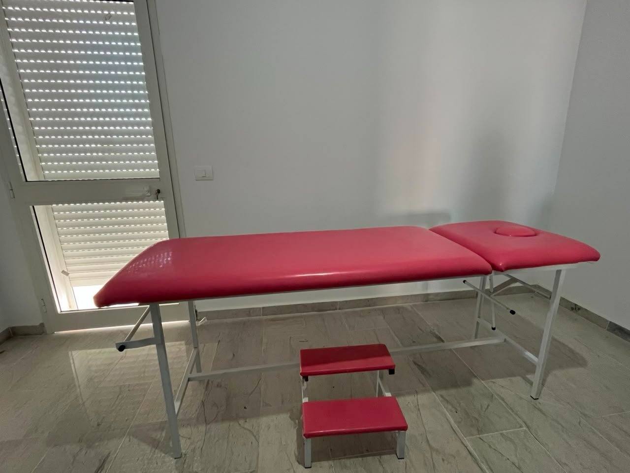 Table de massage pliante professionnelle avec marchepied