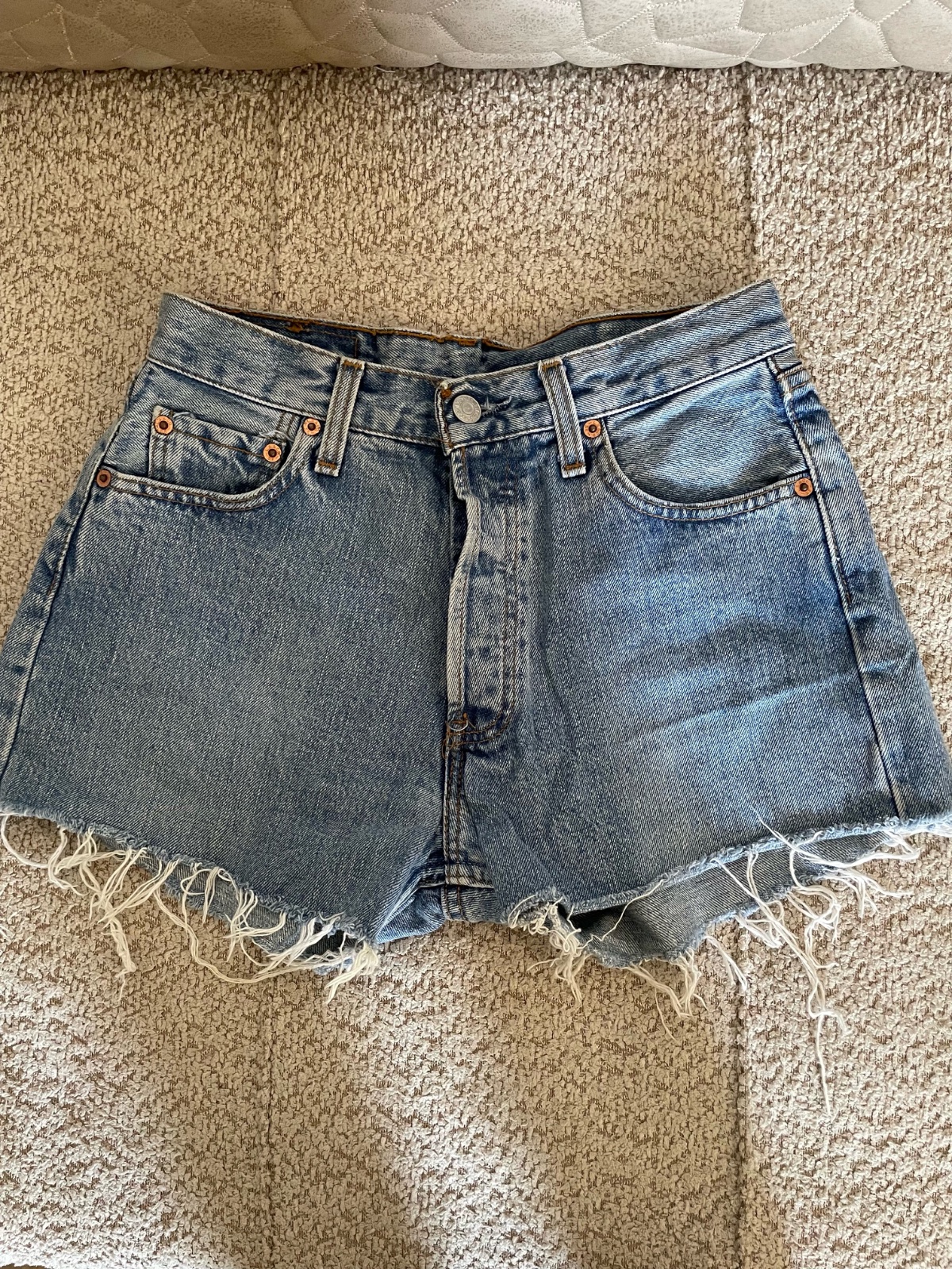 Short levi's