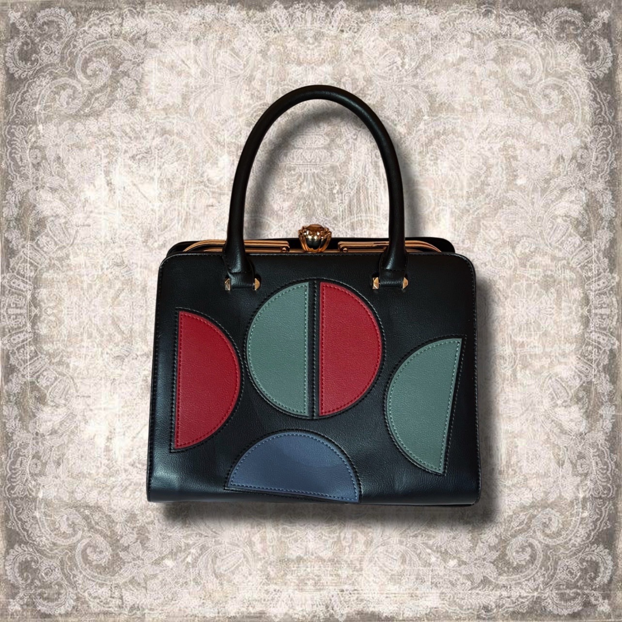 Kiss lock purse