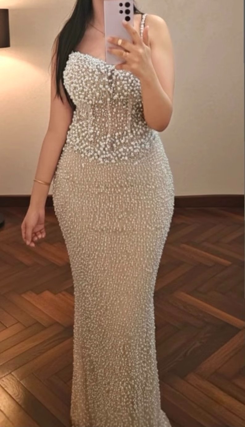 Robe de soirée sirène "Haute Glamour" – Perles et Champagne – État Neuf