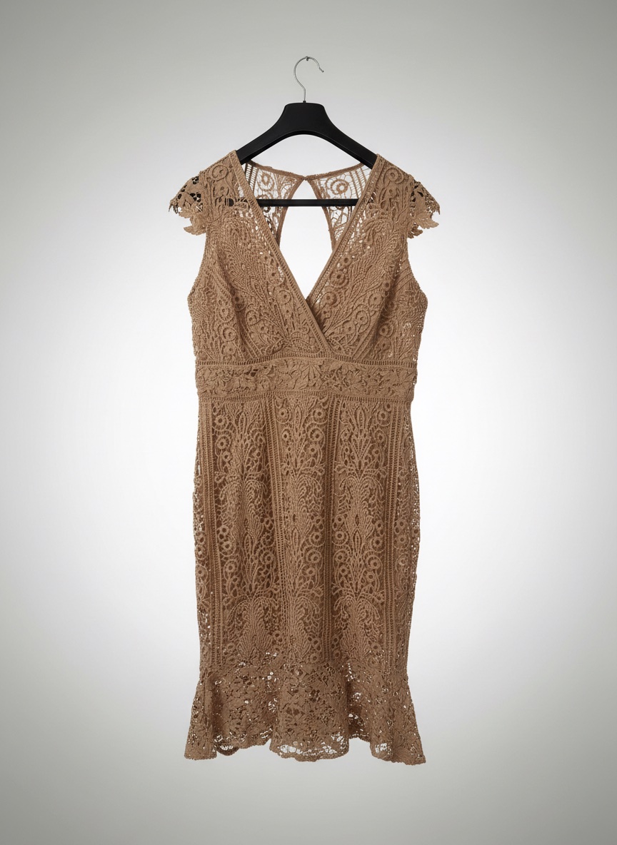 Robe lipsy london nude