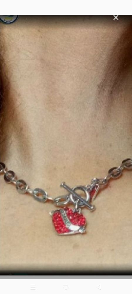 Magnifique collier Guess