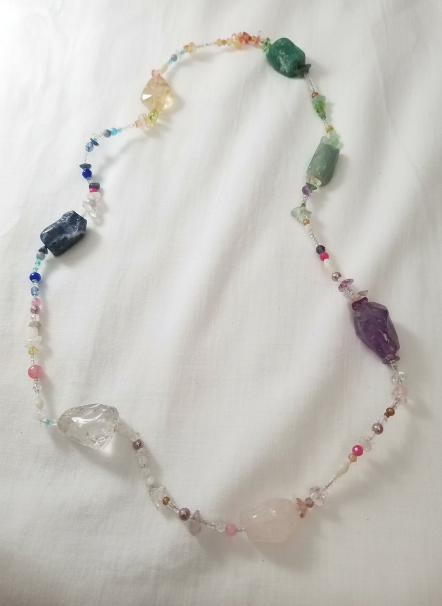 Collier frais et romantique,pierres et cristaux 