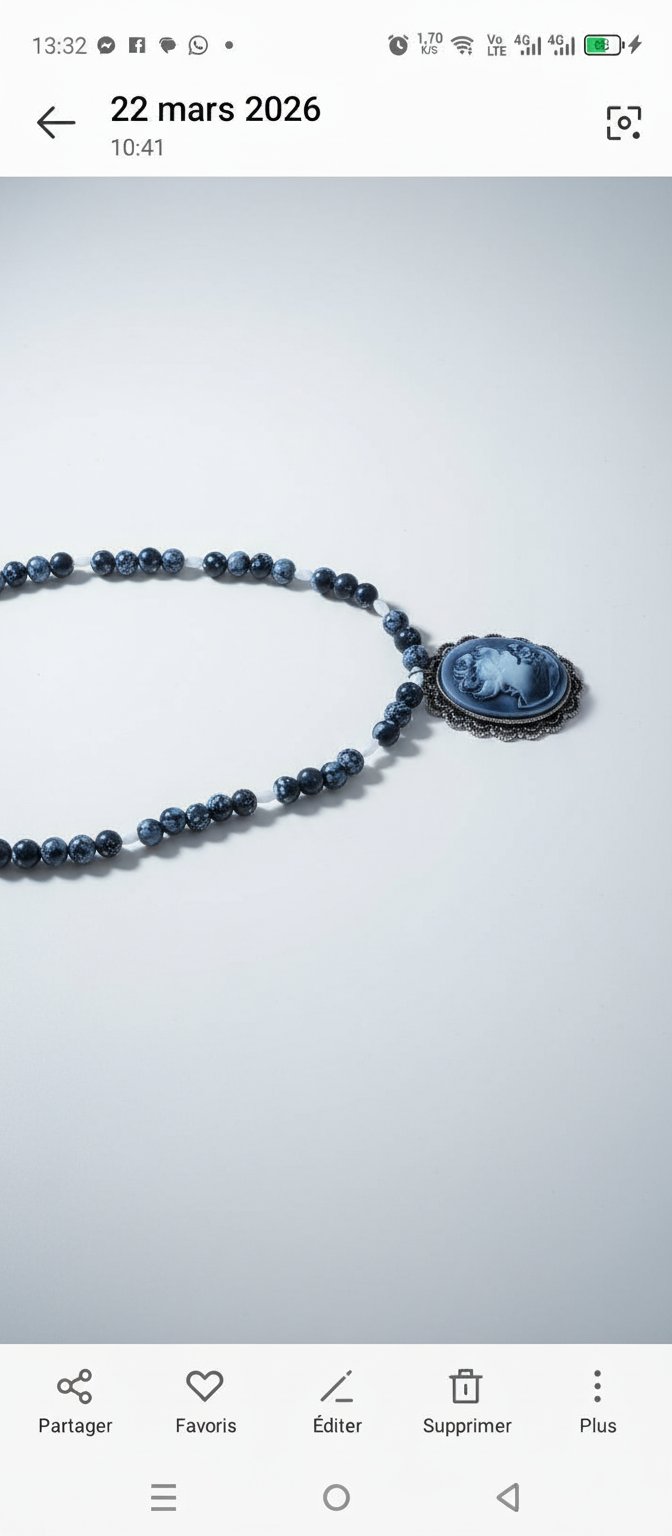 Collier obsidienne et nacre avec pendentif camé