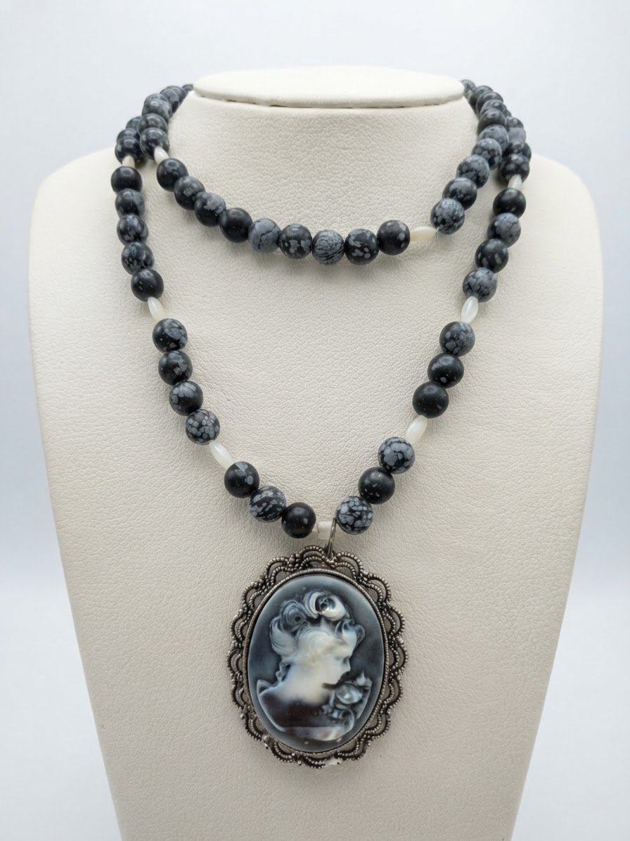 Obsidiennes et nacre
