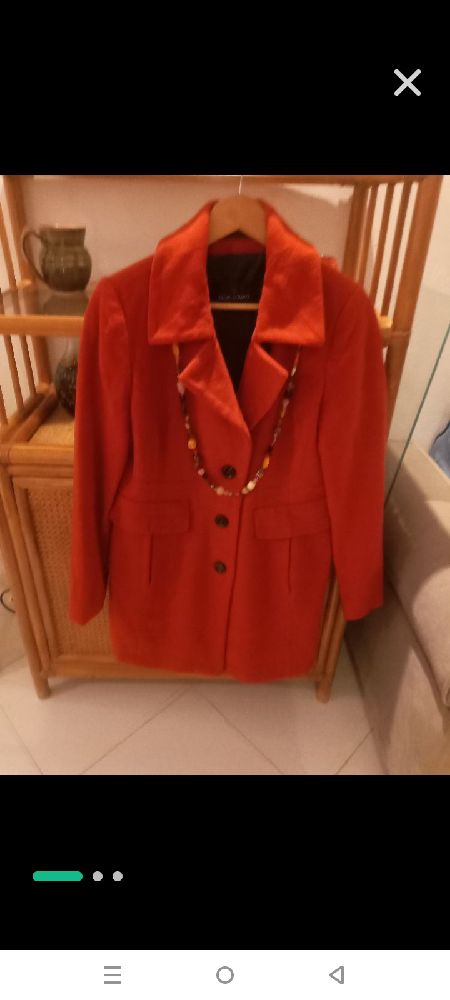 Manteau rouge orangé 