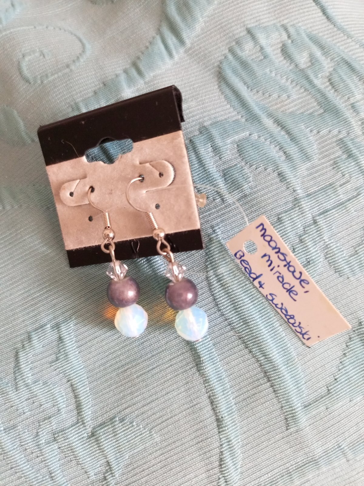 Boucles d,oreille ,metal inoxydable pierre de lune ,perle miracle,et shwarovsky