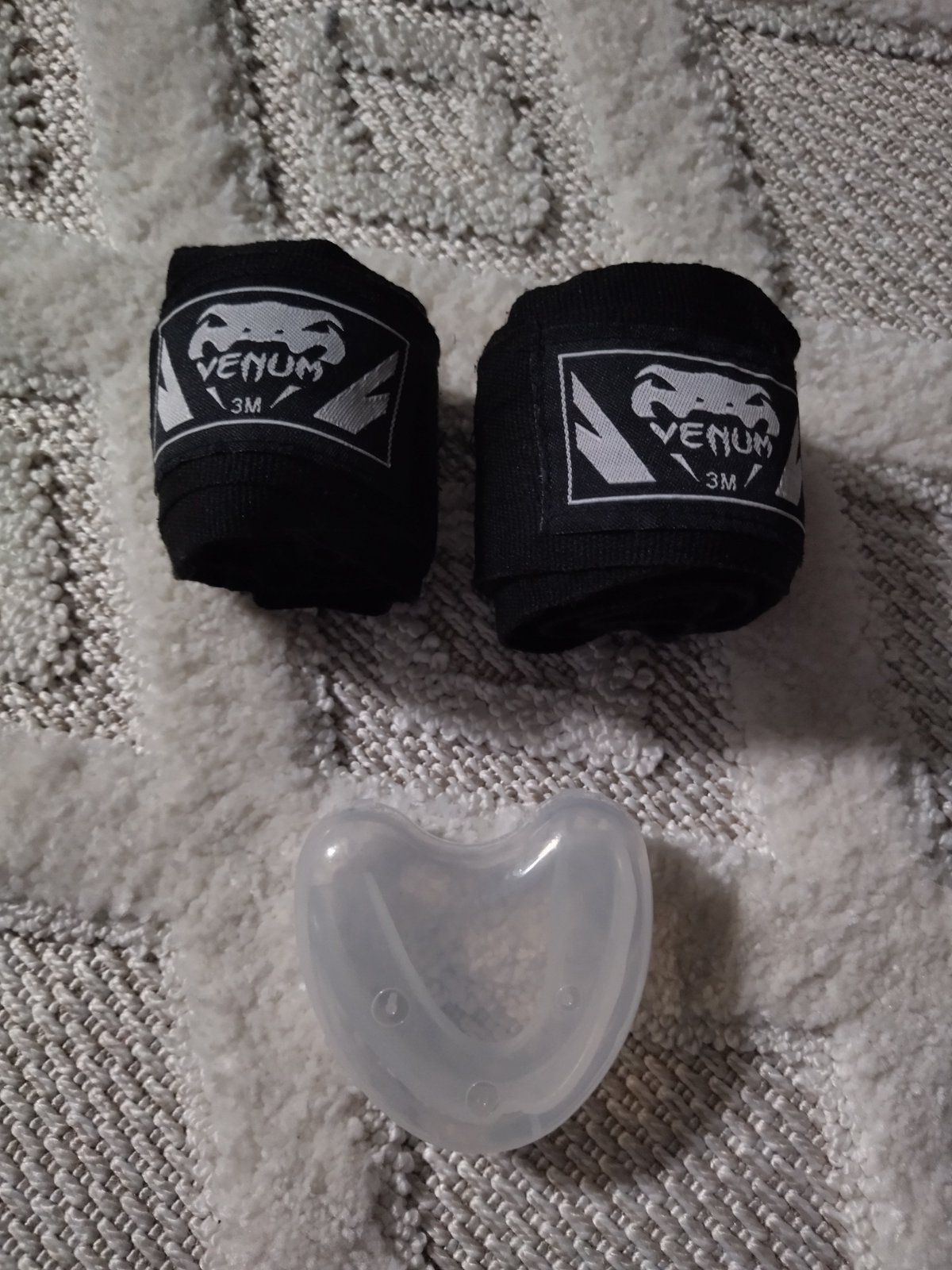 Bandages de boxe Venum 3m + protège-dents – Très bon état