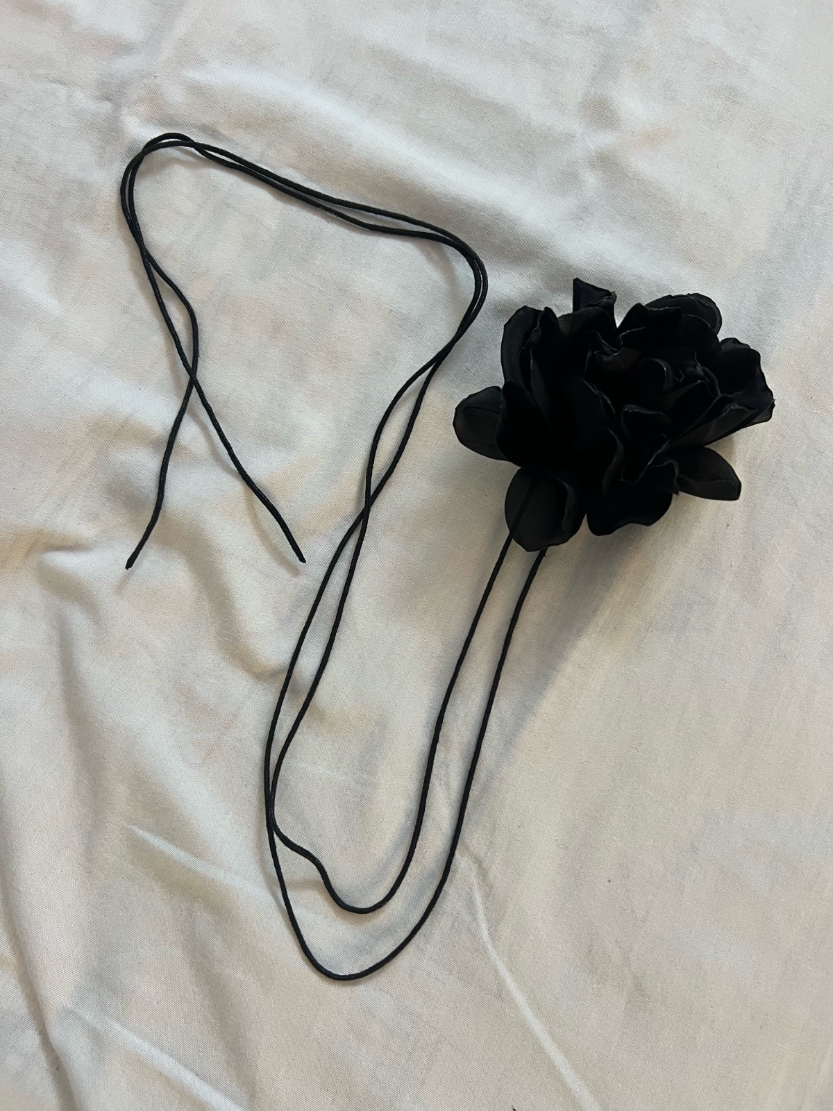 Collier fleur noir