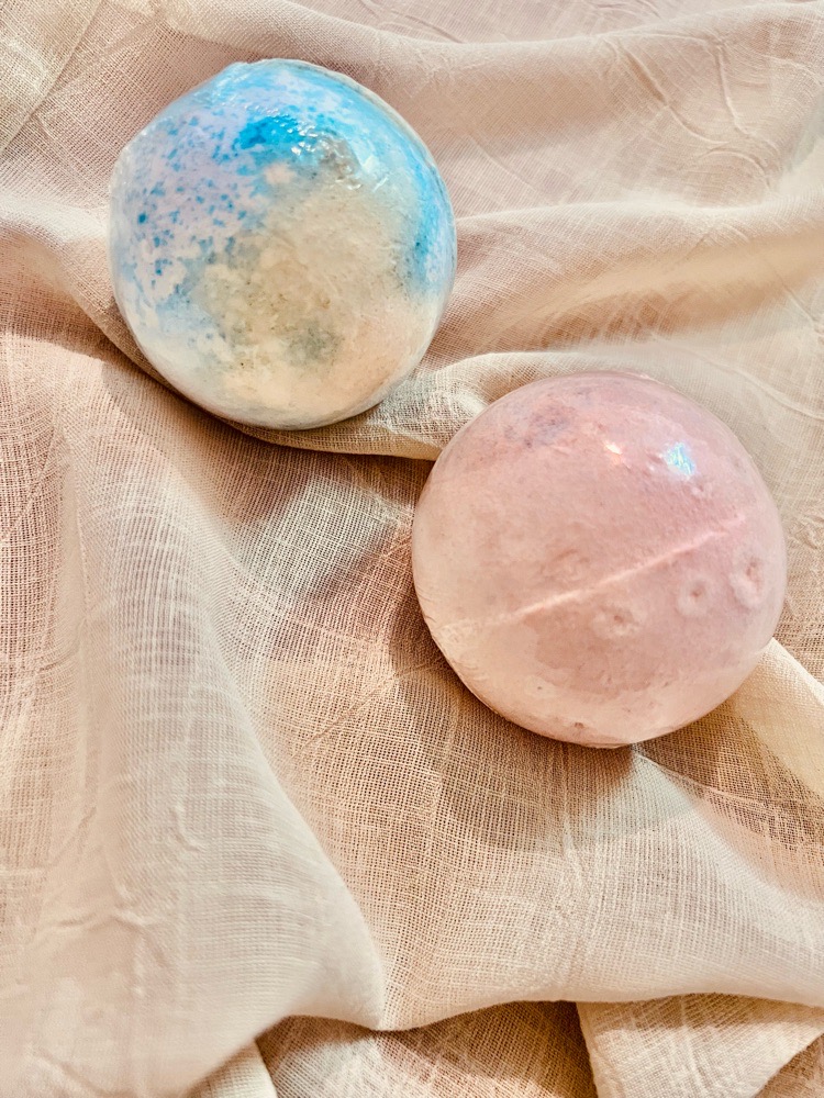 2 Bath bombs + 🎁 beauty blender offerte 