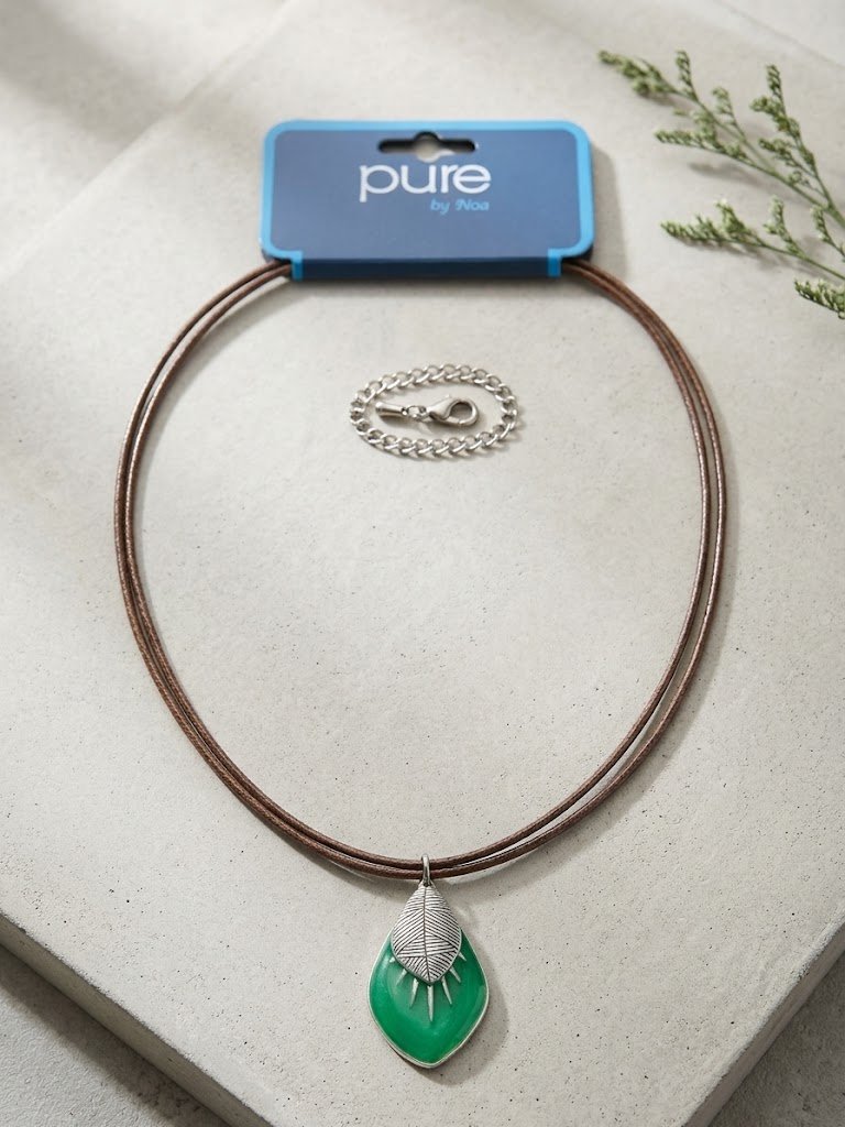 ✨ Collier pendentif feuille vert Pure by Noa