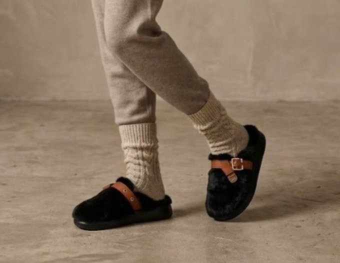 Sabots / Mules fourrées noires et camel My Home - Pointure 38-39 - Neufs