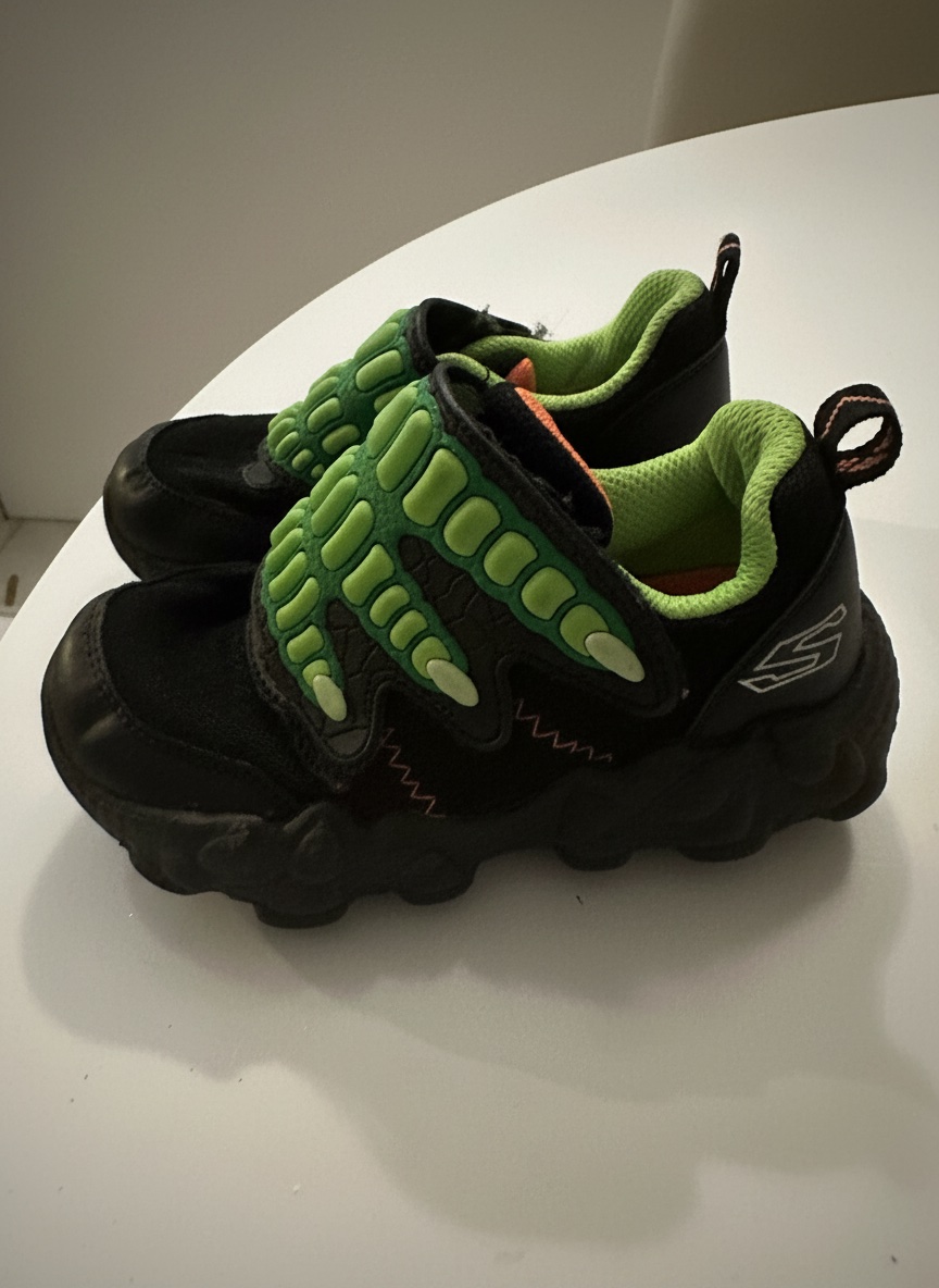 Chaussure monster pour enfant