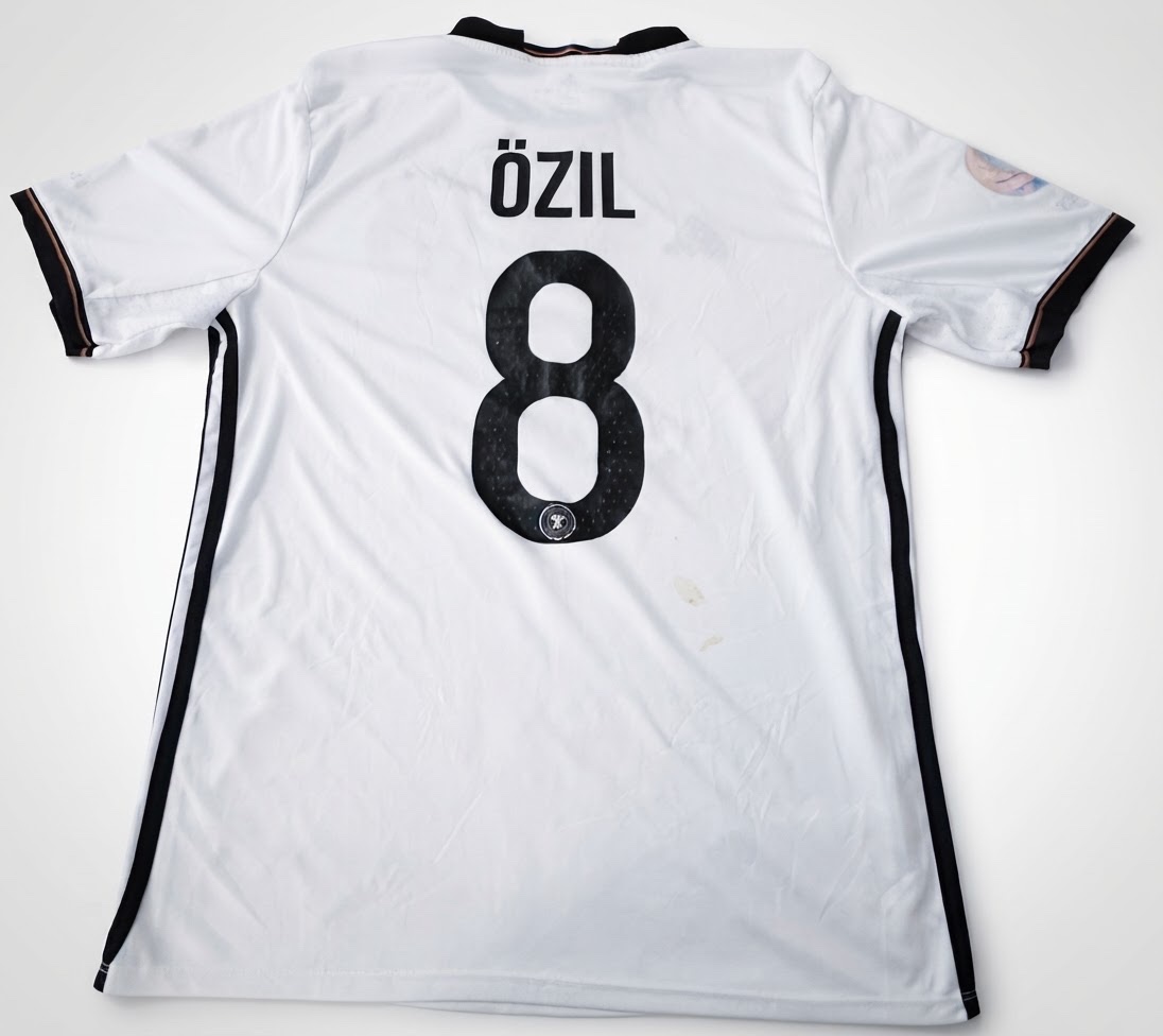 Maillot özil