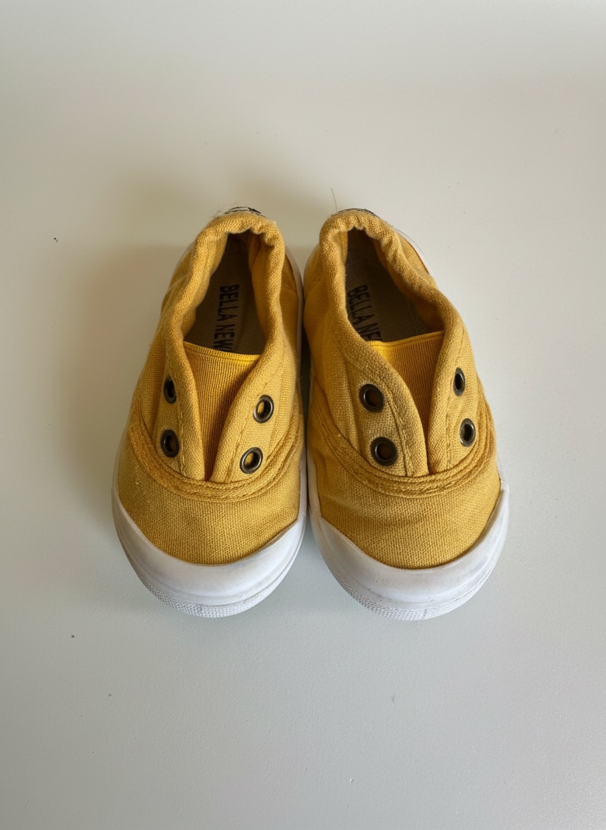 Chaussure jaune pour bebe
