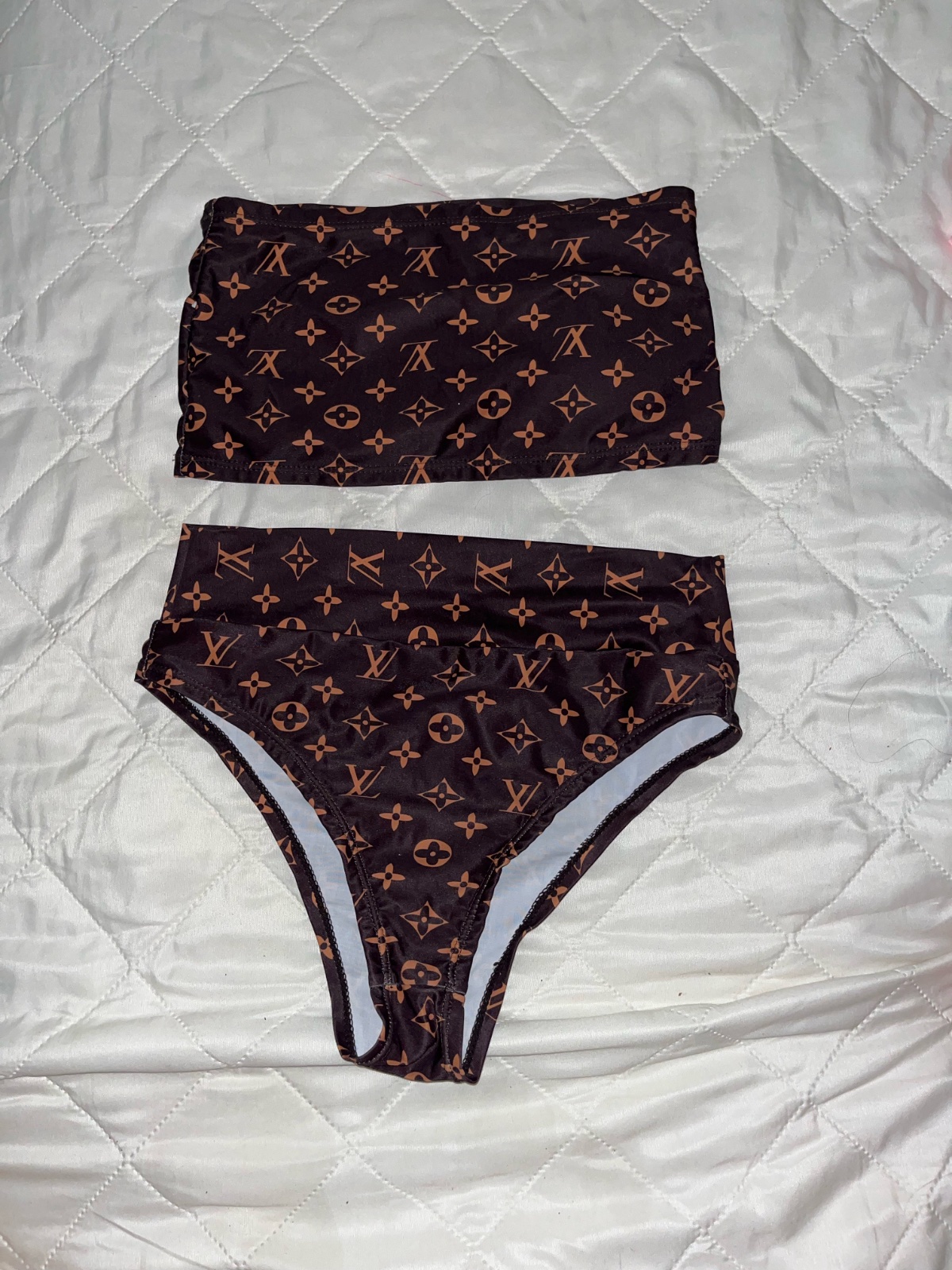 Deux pieces
